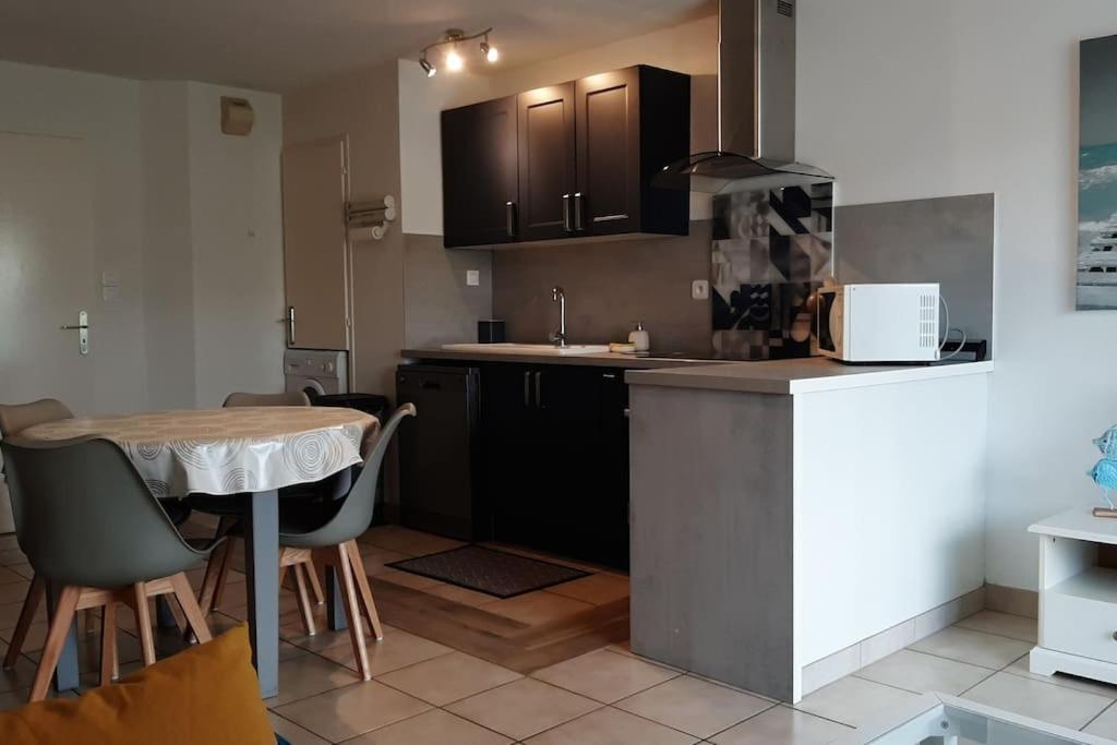 Hyper Centre De Sarzeau, Grand Appartement Au Calme Avec Jardinet Екстер'єр фото